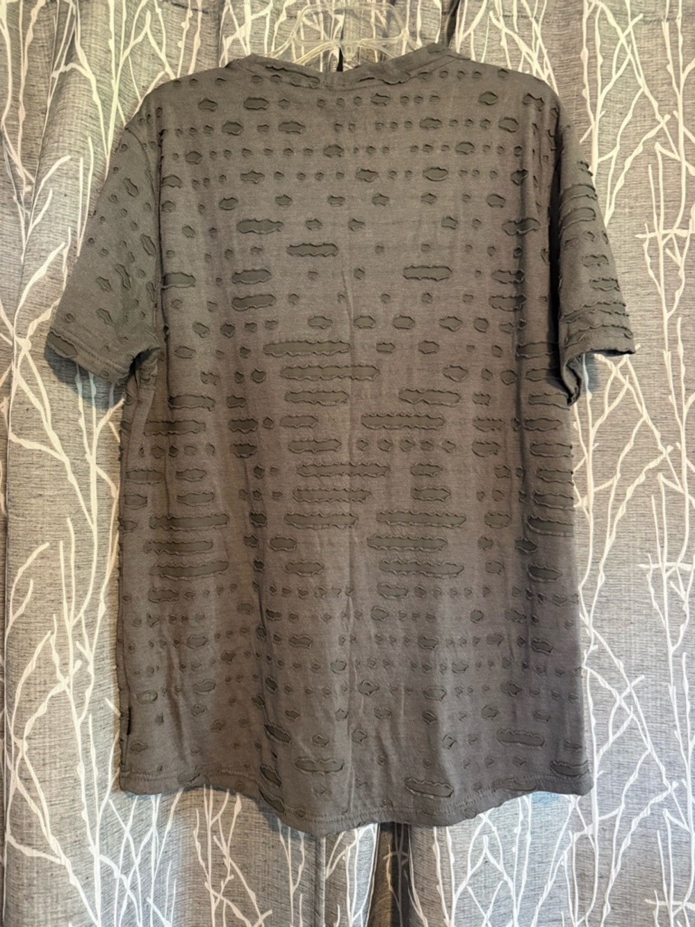 Buckle Men's Destructed Gray Short Sleeve T-Shirt size Large - Picture 3 of 4